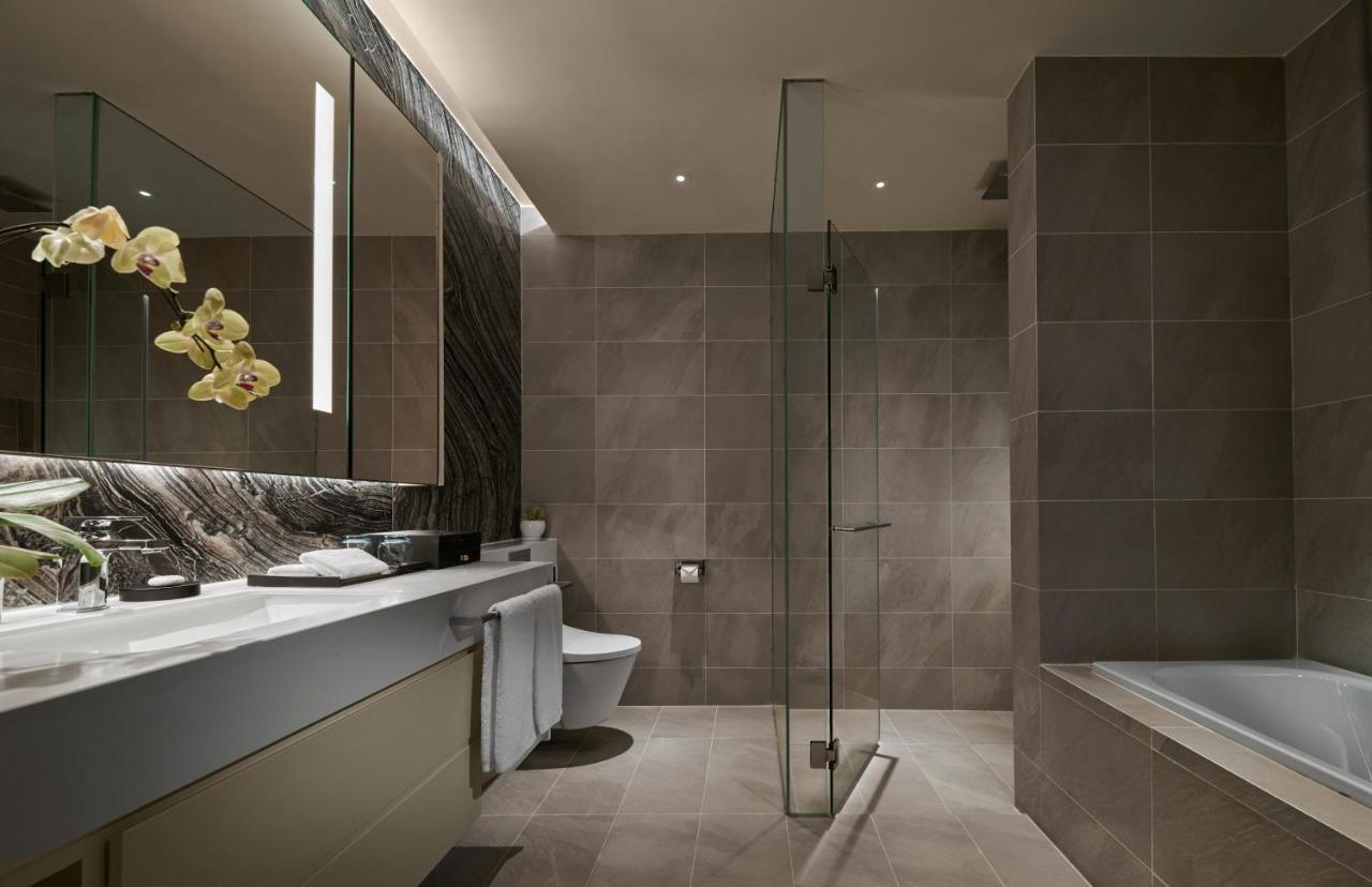 Pan Pacific Serviced Suites Kuala Lumpur Exterior foto Bathroom
